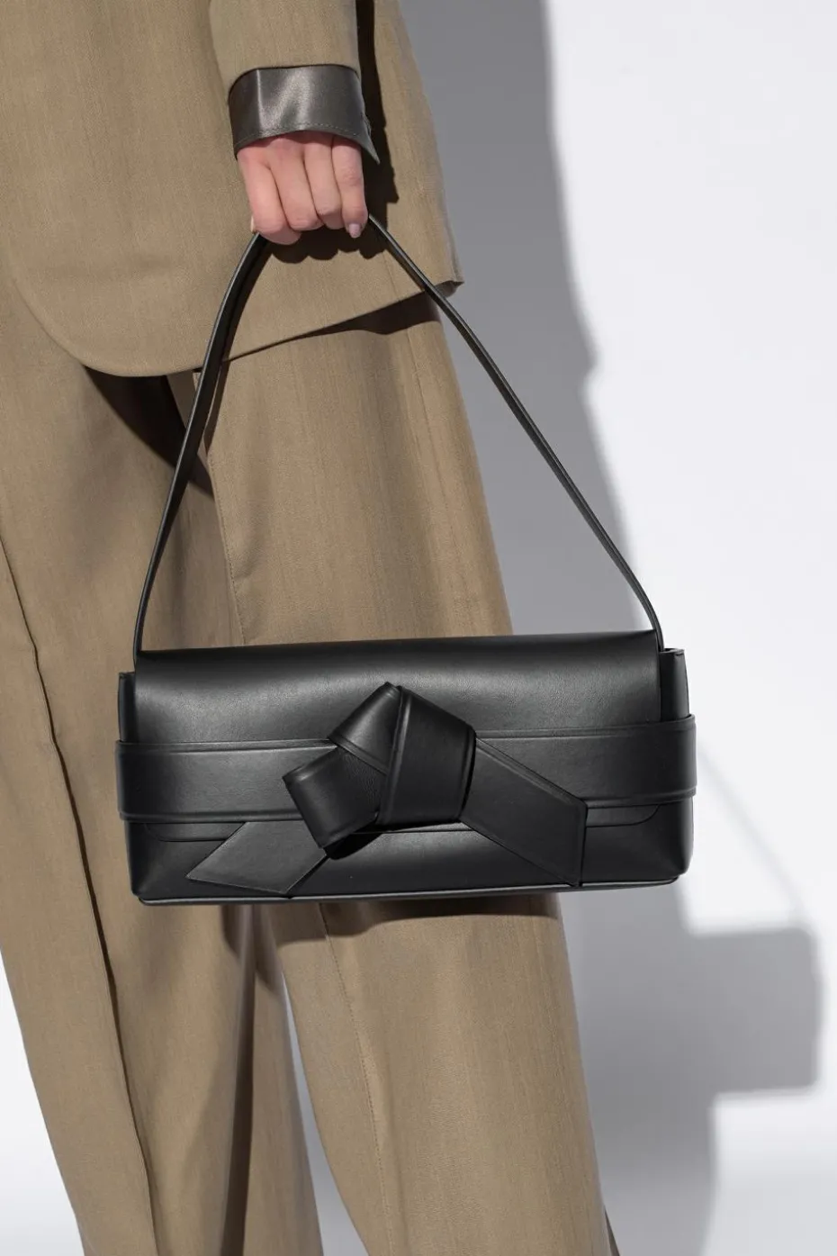 Acne Studios CZARNY Torba na ramię ‘Musubi’