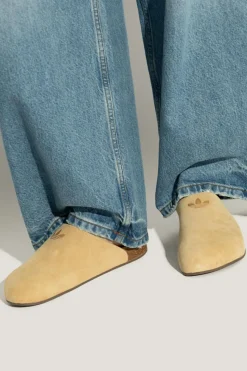 ADIDAS Originals beżowy Zamszowe klapki `Adimule`