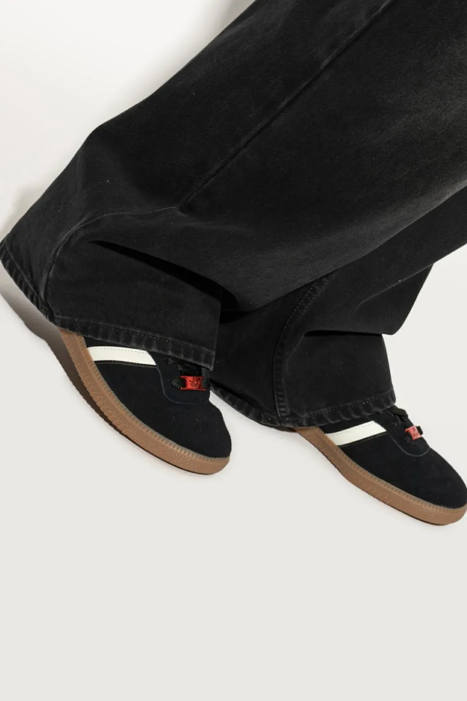 ADIDAS Originals CZARNY ADIDAS x 100 Thieves