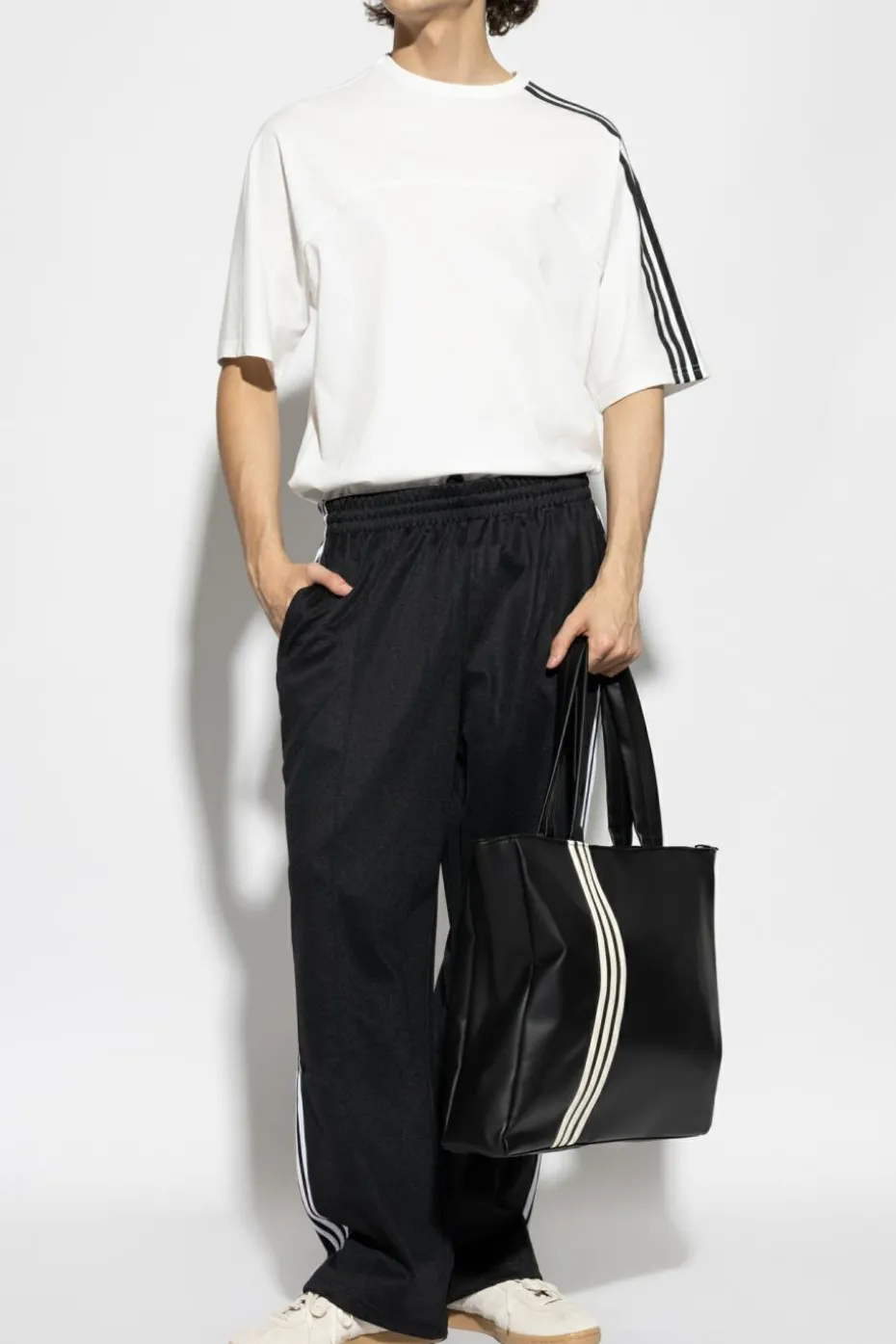 ADIDAS Originals CZARNY Spodnie dresowe z nogawkami o prostym kroju