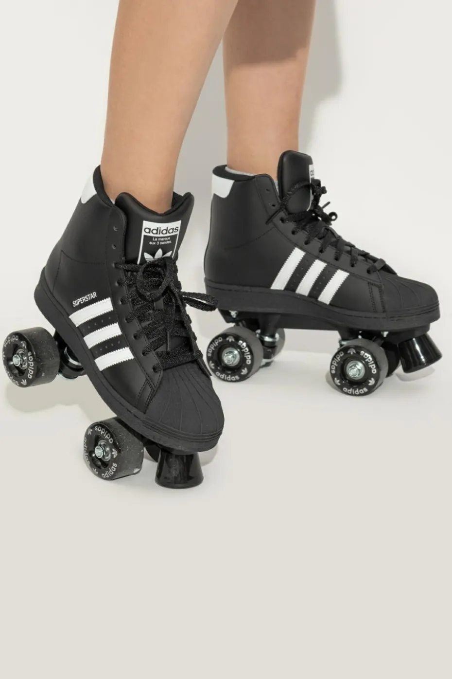 ADIDAS Originals CZARNY Wrotki `SUPERSTAR 82 SKATE`