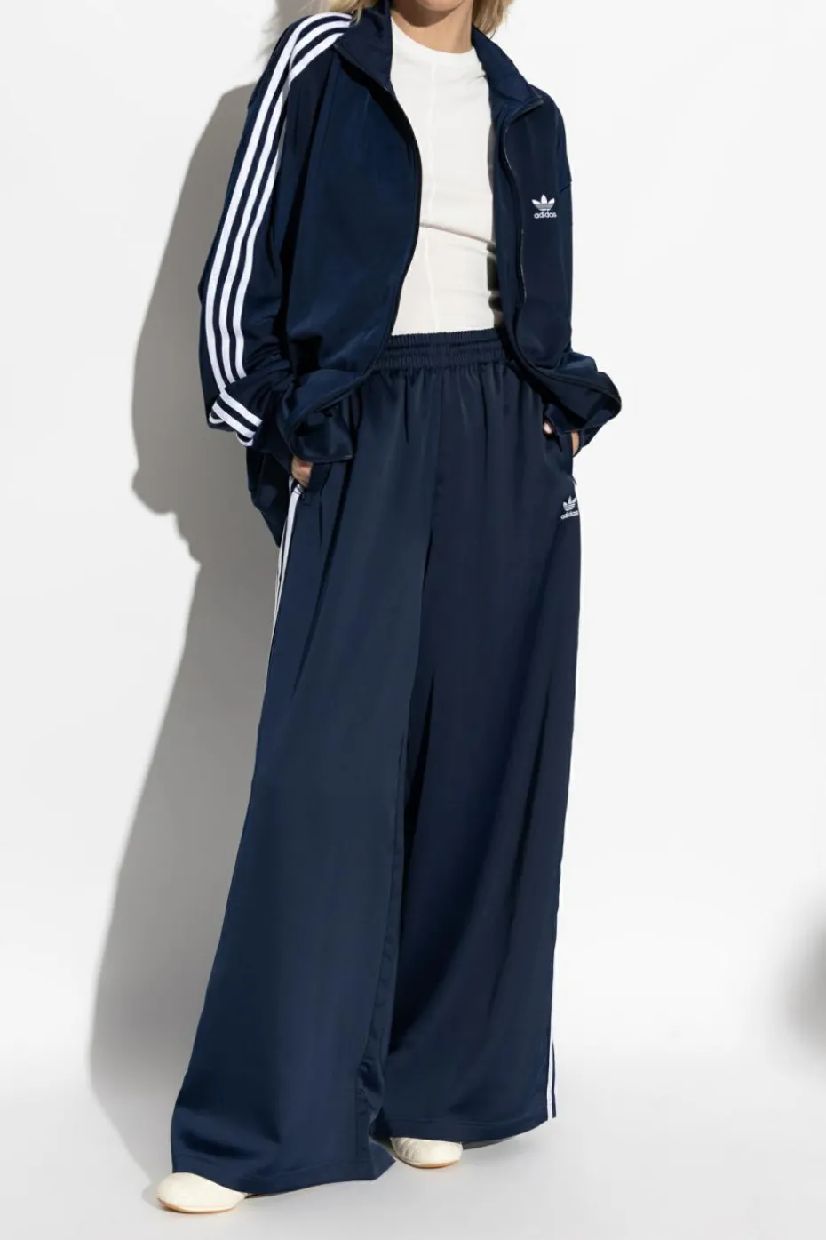ADIDAS Originals GRANATOWY Spodnie dresowe z szerokimi nogawkami