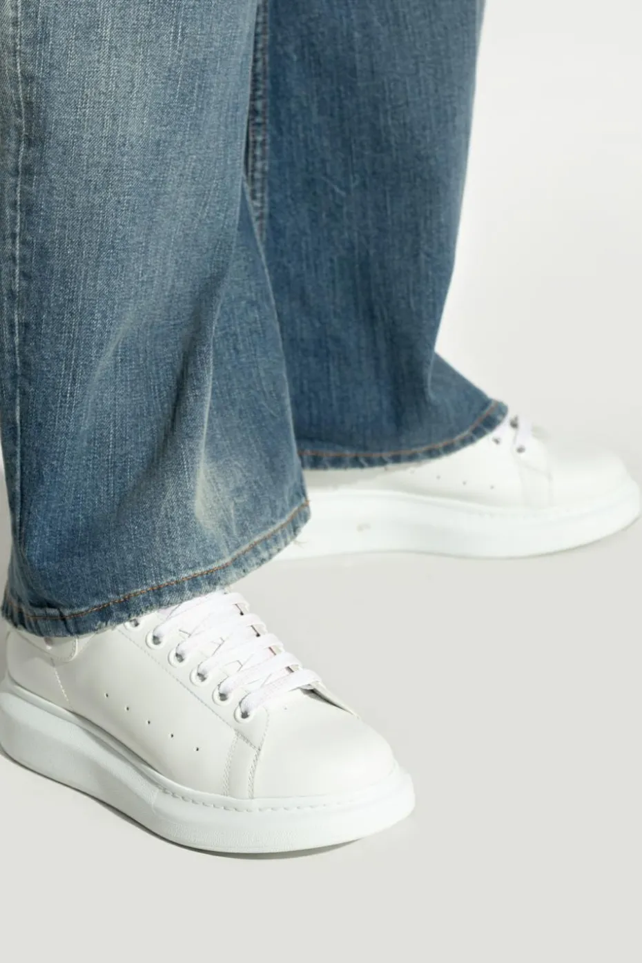 Alexander McQueen BIAŁY Skórzane buty sportowe