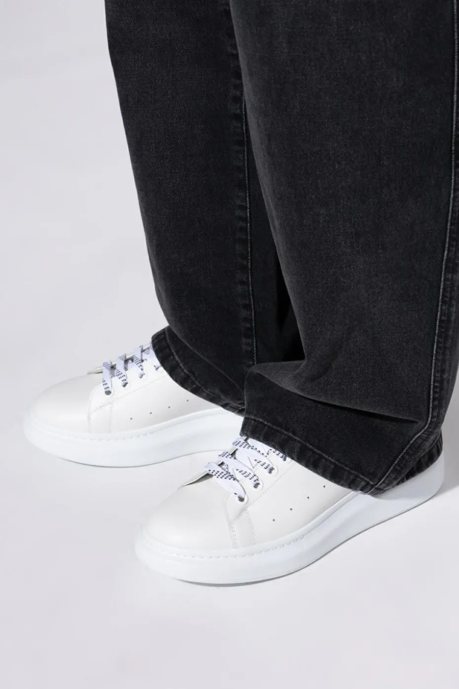 Alexander McQueen BIAŁY Skórzane buty sportowe
