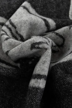 Alexander McQueen CZARNY Szal z frędzlami