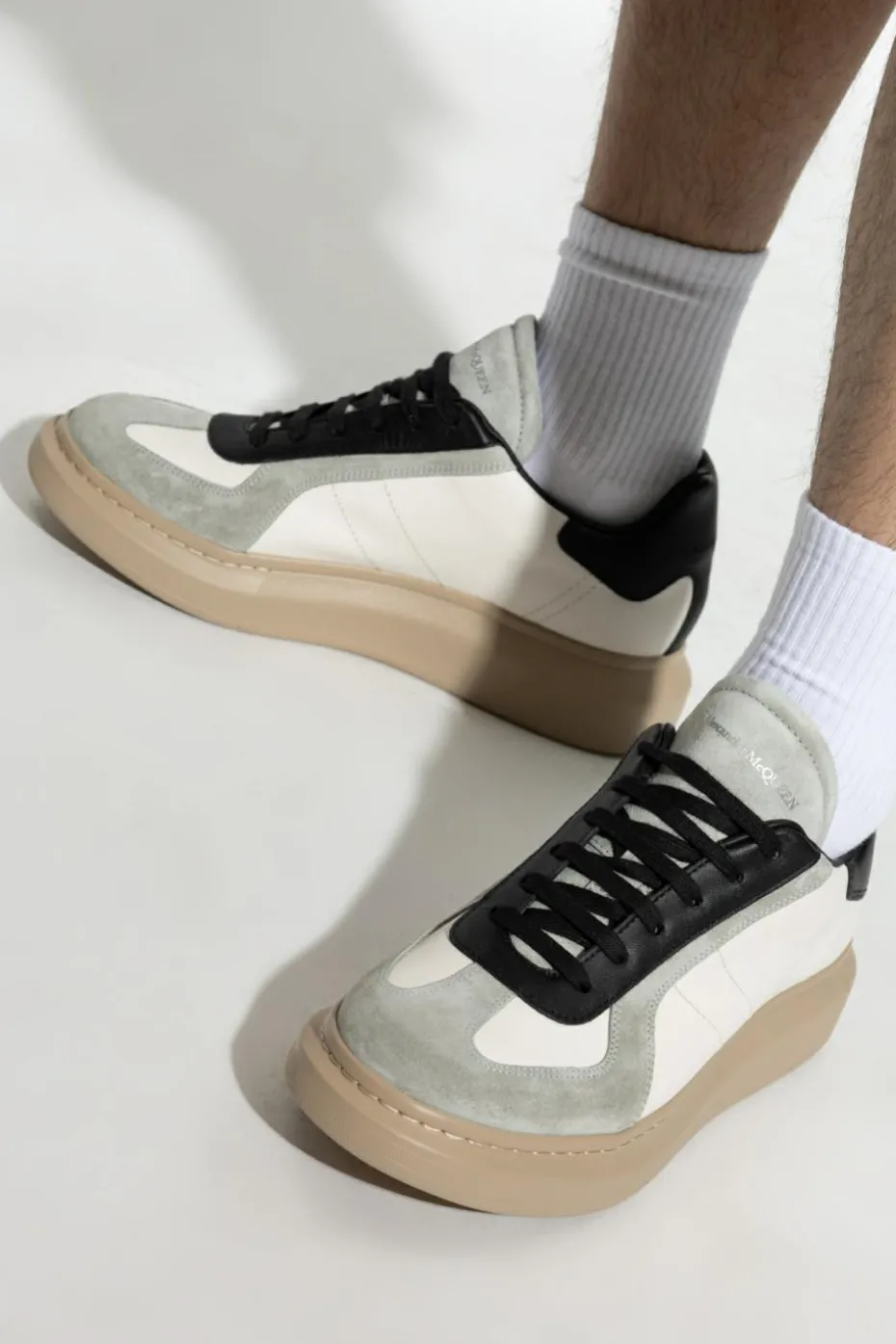 Alexander McQueen kremowy Skórzane buty sportowe