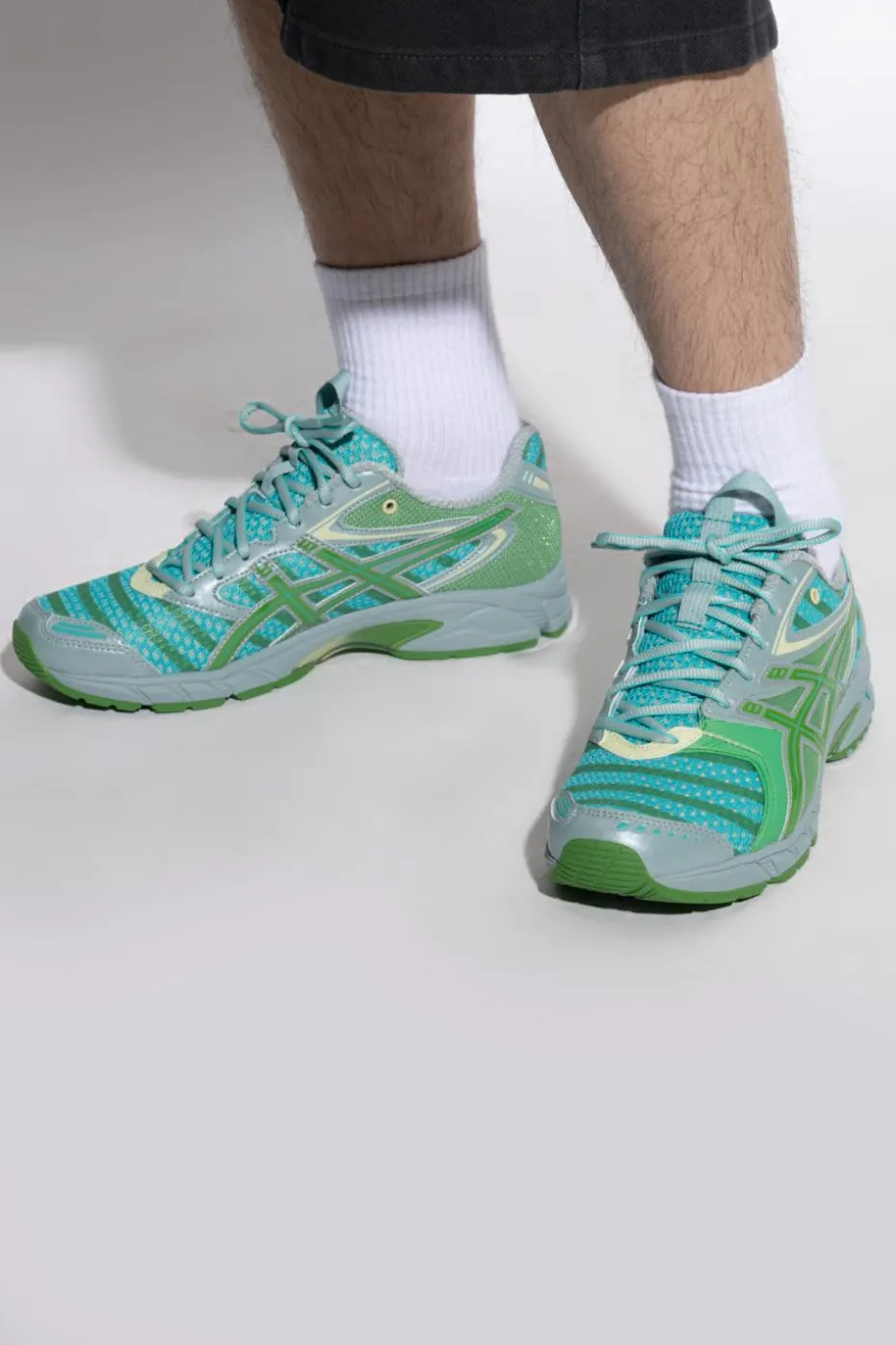 ASICS ZIELONY Buty sportowe `UB9-S Gel-DS. Trainer 14`