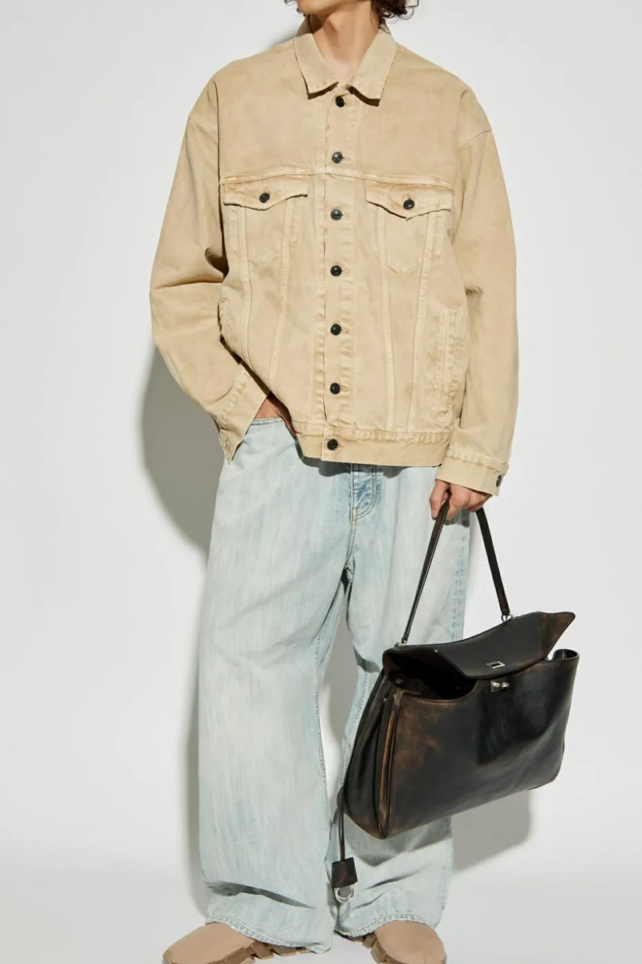 Balenciaga beżowy Jeansowa kurtka z efektem `vintage`