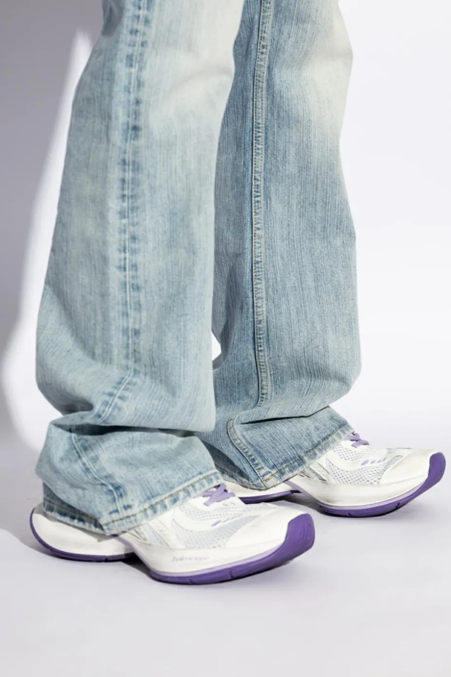 Balenciaga BIAŁY Buty sportowe `Circuit`