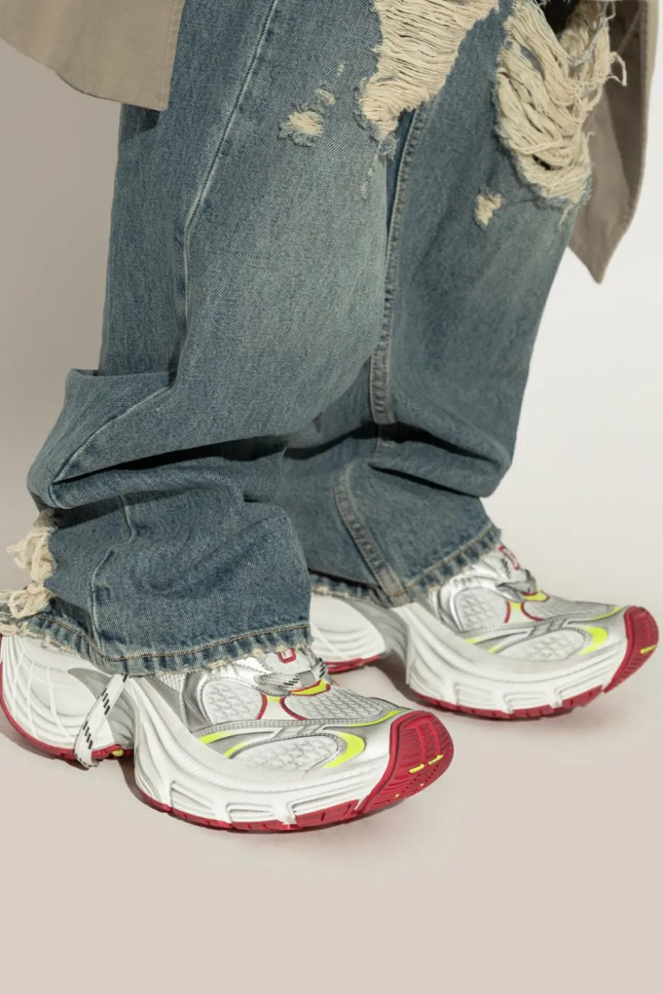 Balenciaga BIAŁY Buty sportowe `Cargo`