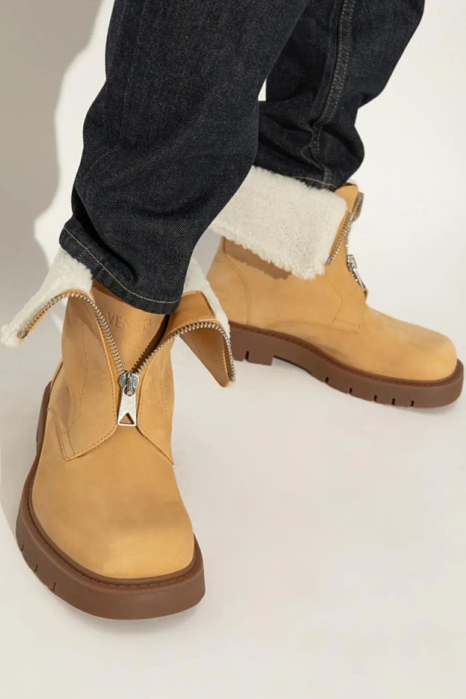 Bottega Veneta beżowy Zamszowe buty `Haddock`