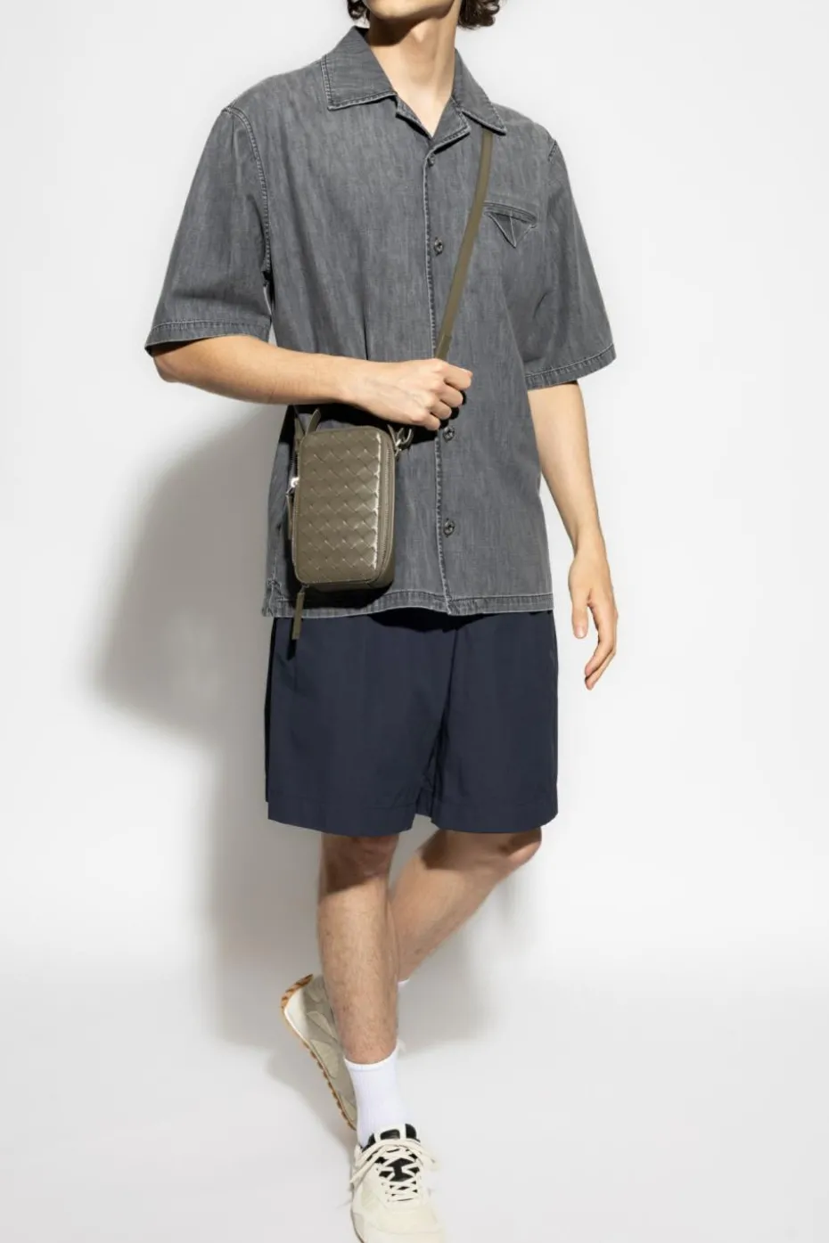 Bottega Veneta GRANATOWY Szorty z zaszewkami