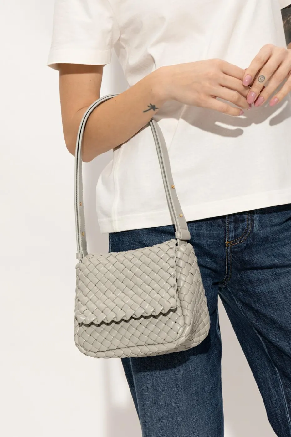 Bottega Veneta SZARY Torba na ramię ‘Cobble Mini’