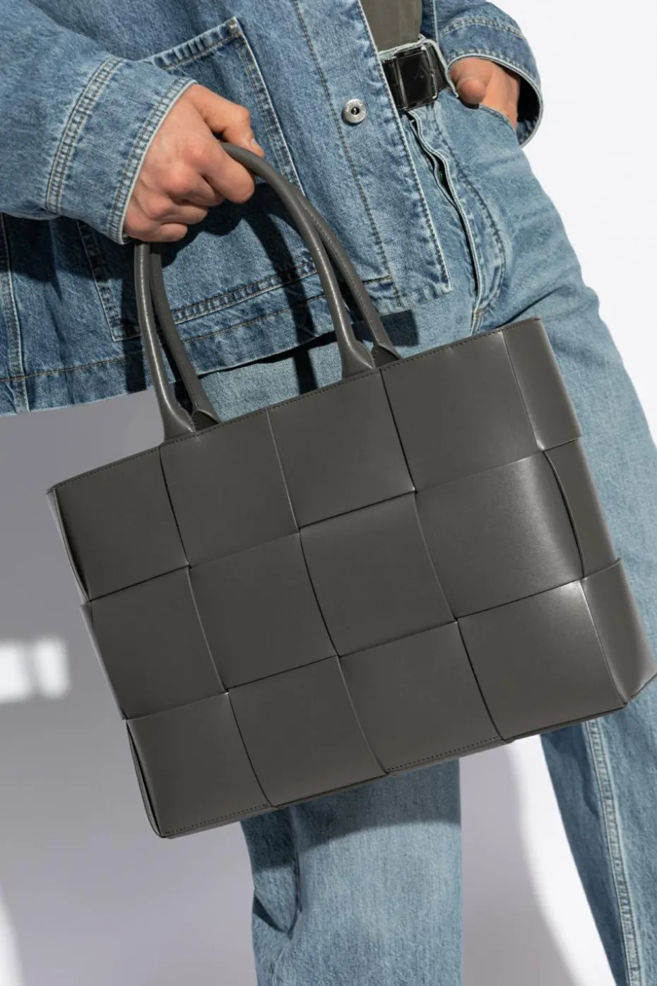 Bottega Veneta SZARY Torba `Medium Arco` typu `shopper`