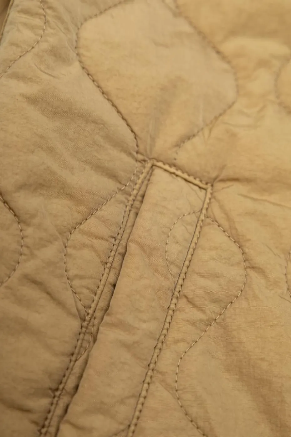 Burberry Kids beżowy Pikowana kurtka z wyszytym logo