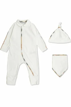 Burberry Kids BIAŁY Zestaw: czapka, śliniak i kombinezon