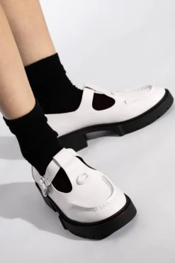Coach BIAŁY Skórzane buty typu `loafers`