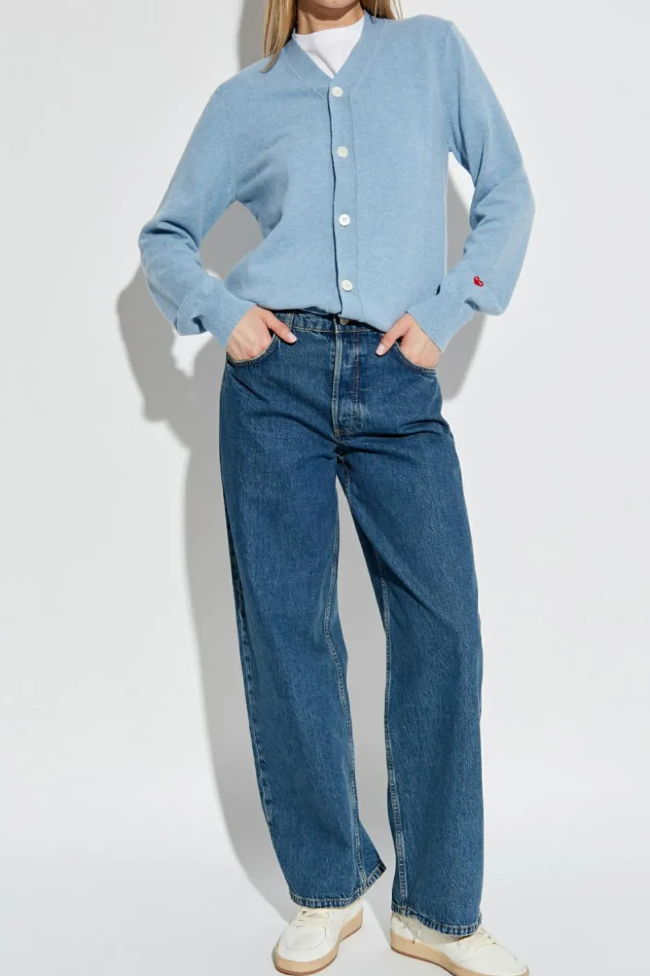 Comme des Garçons Play jasnoniebieski Kardigan z naszywką z logo