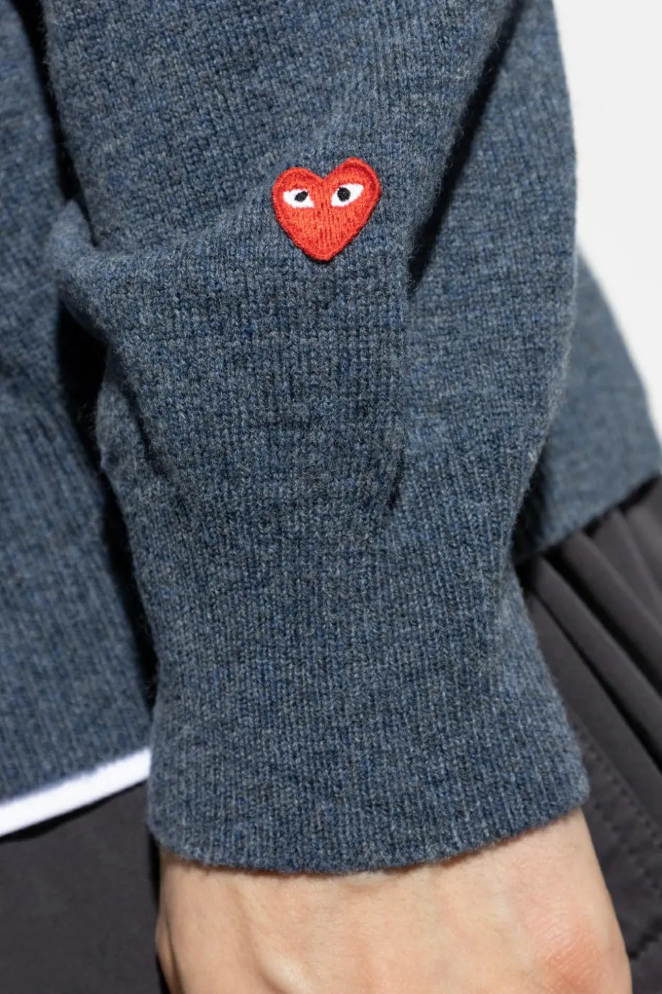 Comme des Garçons Play NIEBIESKI Kardigan z naszywką z logo