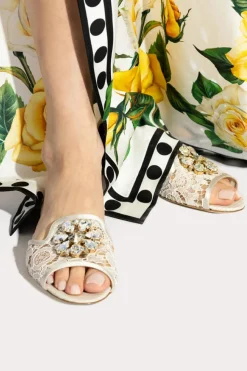 Dolce & Gabbana kremowy Klapki `Bianca`