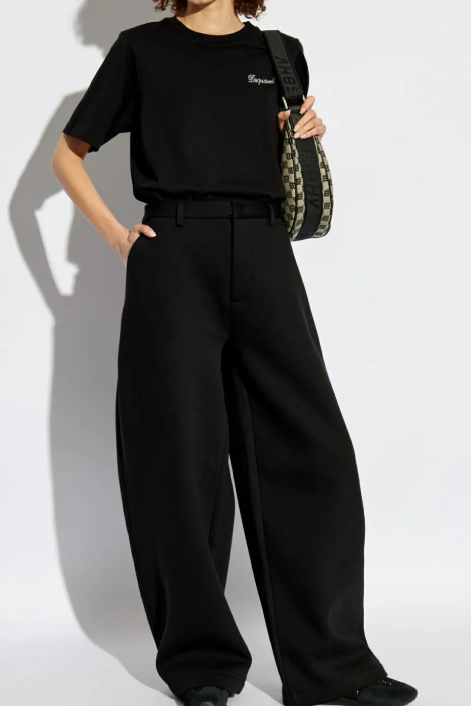 Dsquared2 CZARNY Spodnie z szerokimi nogawkami