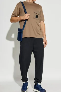Emporio Armani beżowy T-shirt z kieszenią