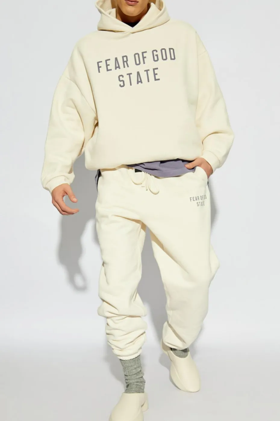Fear Of God Essentials kremowy Spodnie dresowe