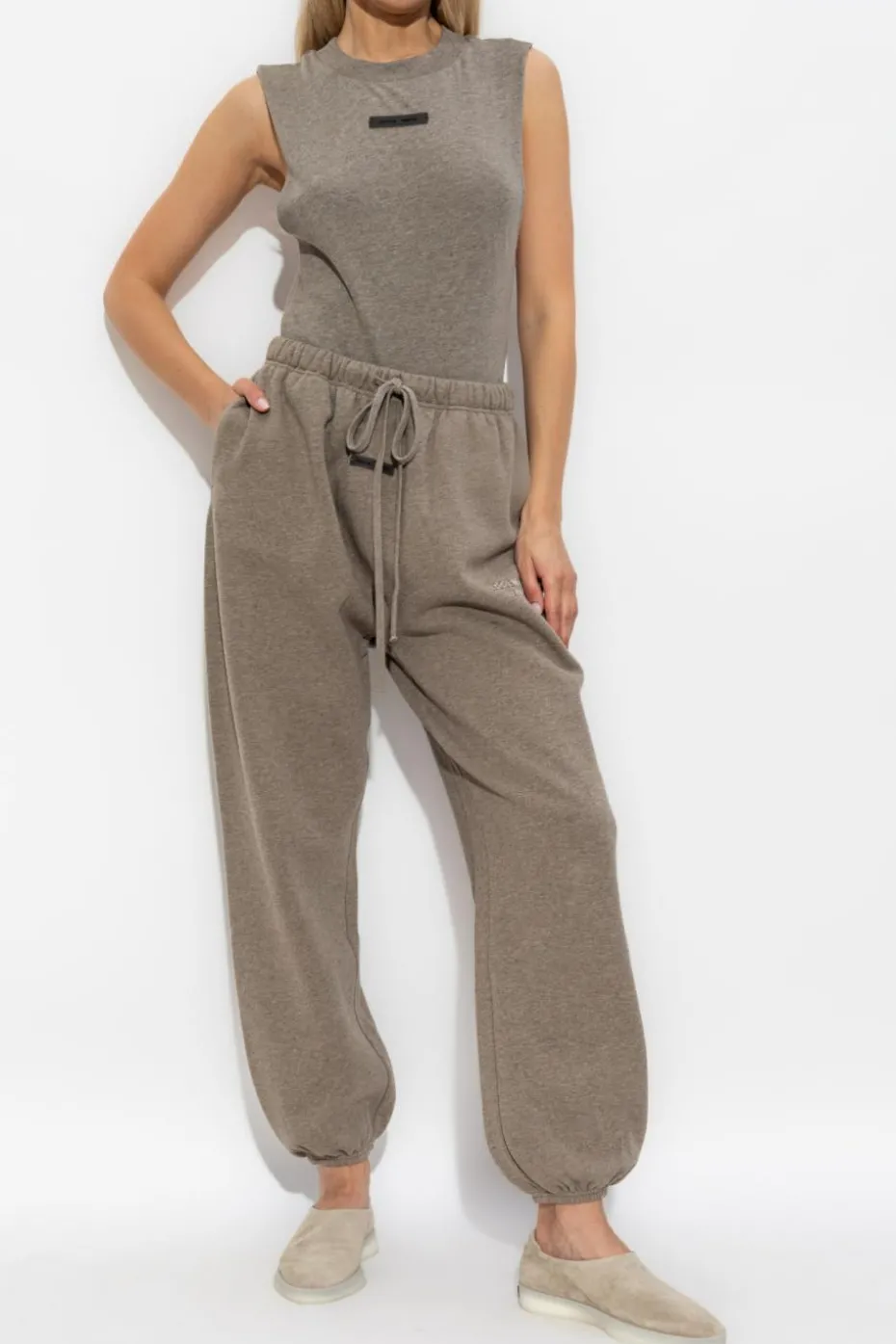 Fear Of God Essentials SZARY Body z logo