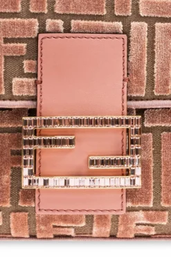 Fendi RÓŻOWY Torba na ramię `Baguette Medium`