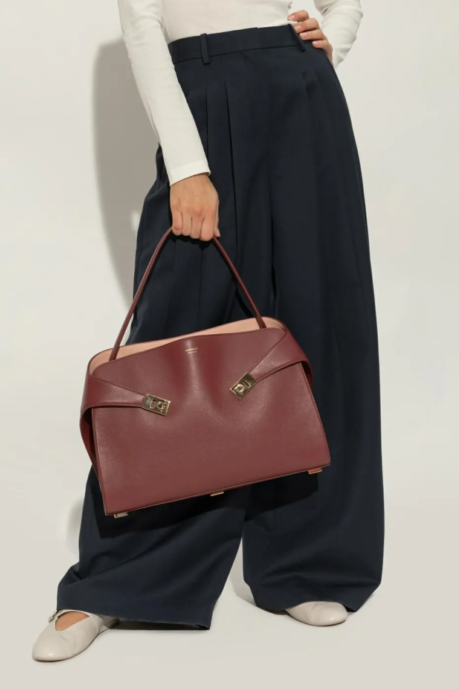 FERRAGAMO BORDO Torba do ręki `Hug Medium`