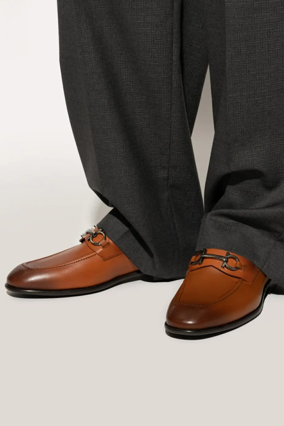 FERRAGAMO BRĄZOWY Buty `Foster` typu `loafers`