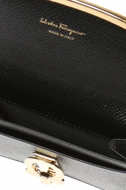 FERRAGAMO CZARNY Etui na karty z dekoracyjnym zapięciem