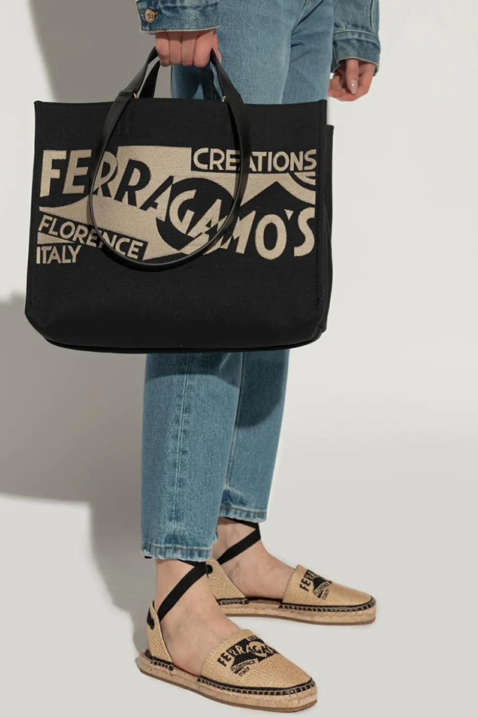 FERRAGAMO CZARNY Torba `Sing M` typu `shopper`