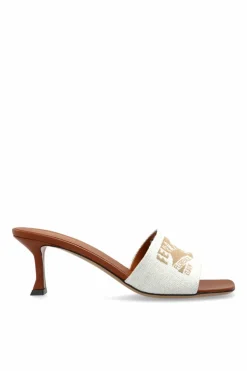 FERRAGAMO kremowy Klapki na obcasie