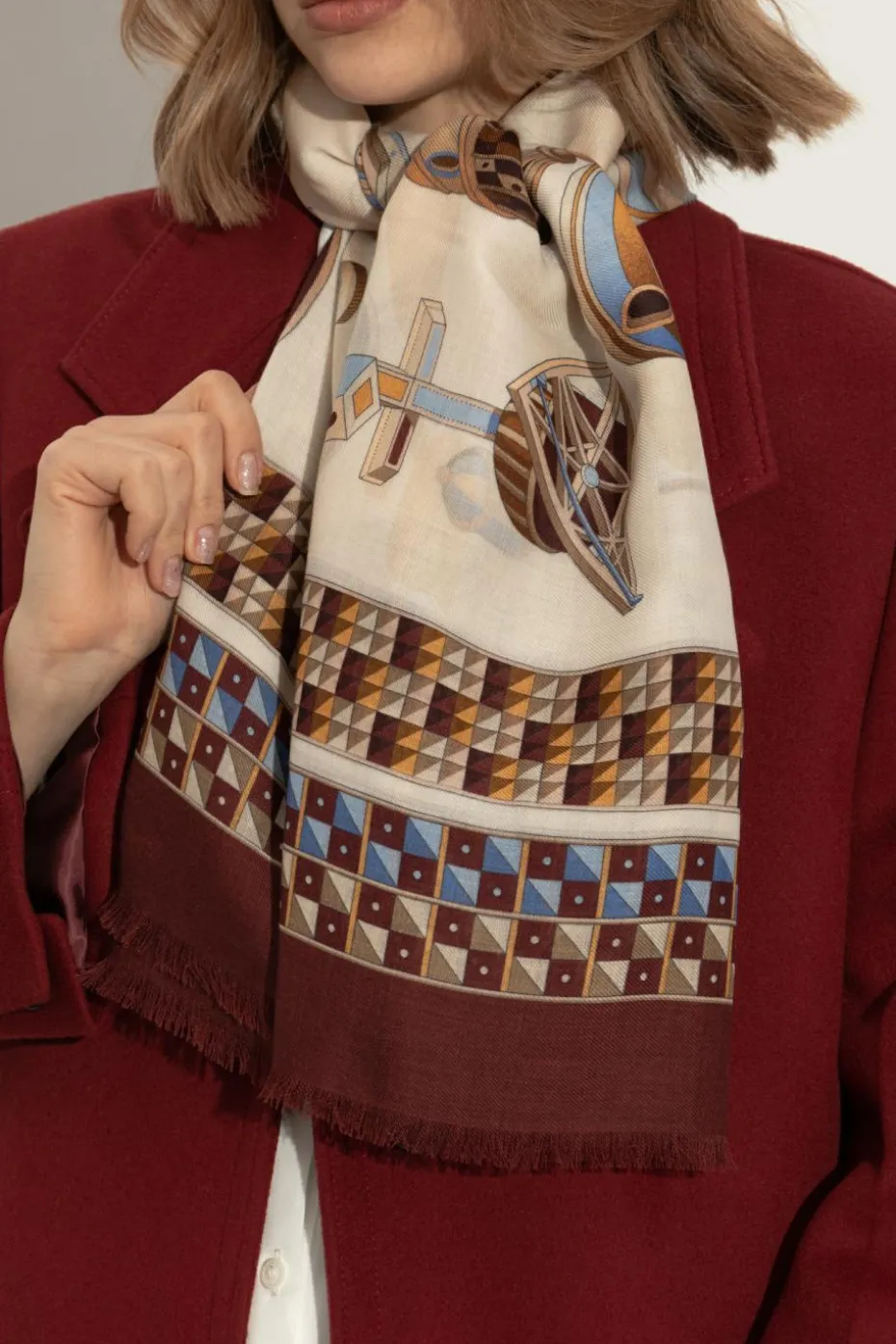 FERRAGAMO MULTIKOLOR Kaszmirowa chusta z nadrukiem