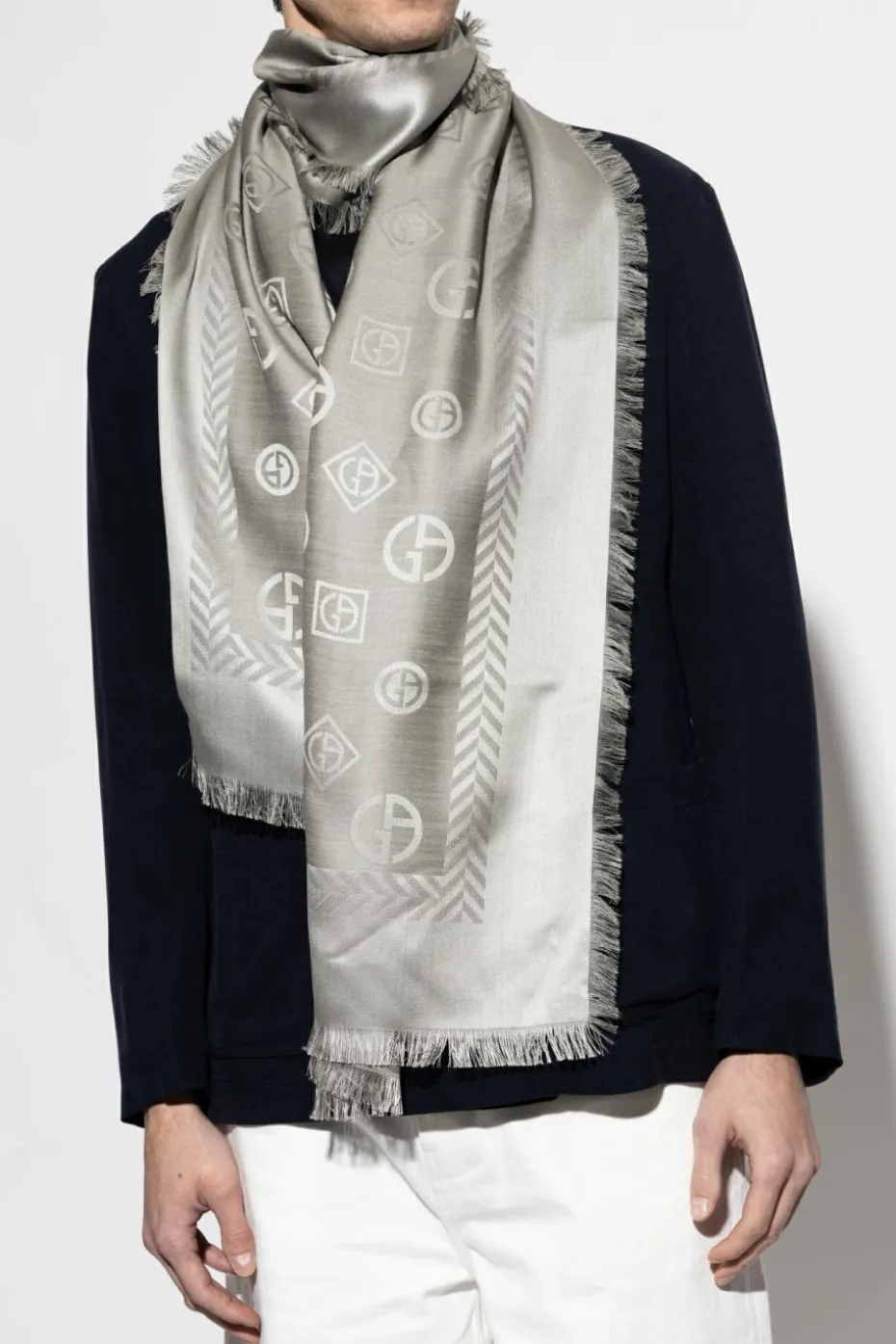 Giorgio Armani SZARY Szal z monogramem