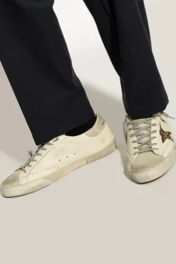 Golden Goose kremowy Buty sportowe `Super-Star With List Printed Star Embroi`