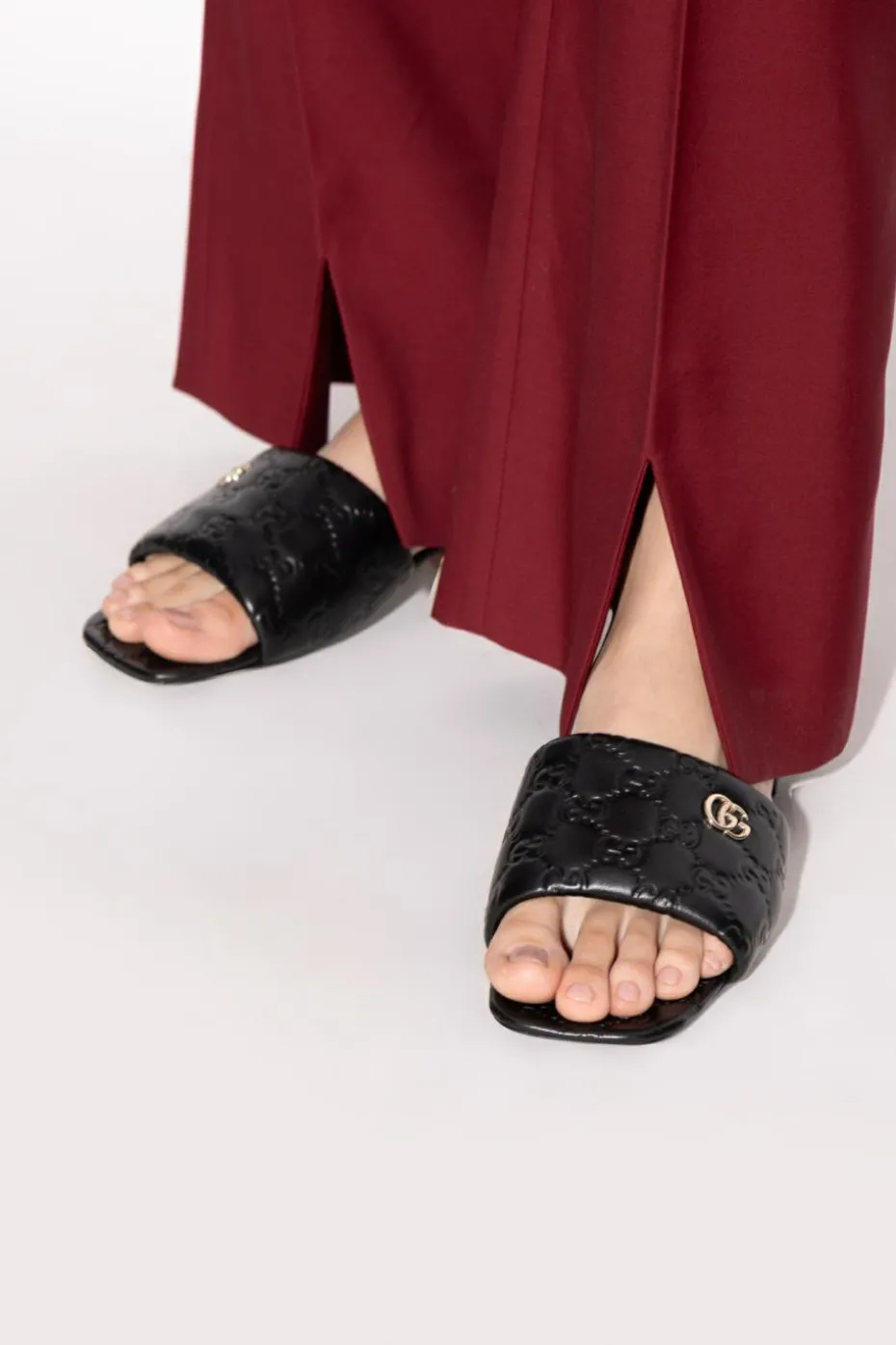 Gucci CZARNY Skórzane klapki