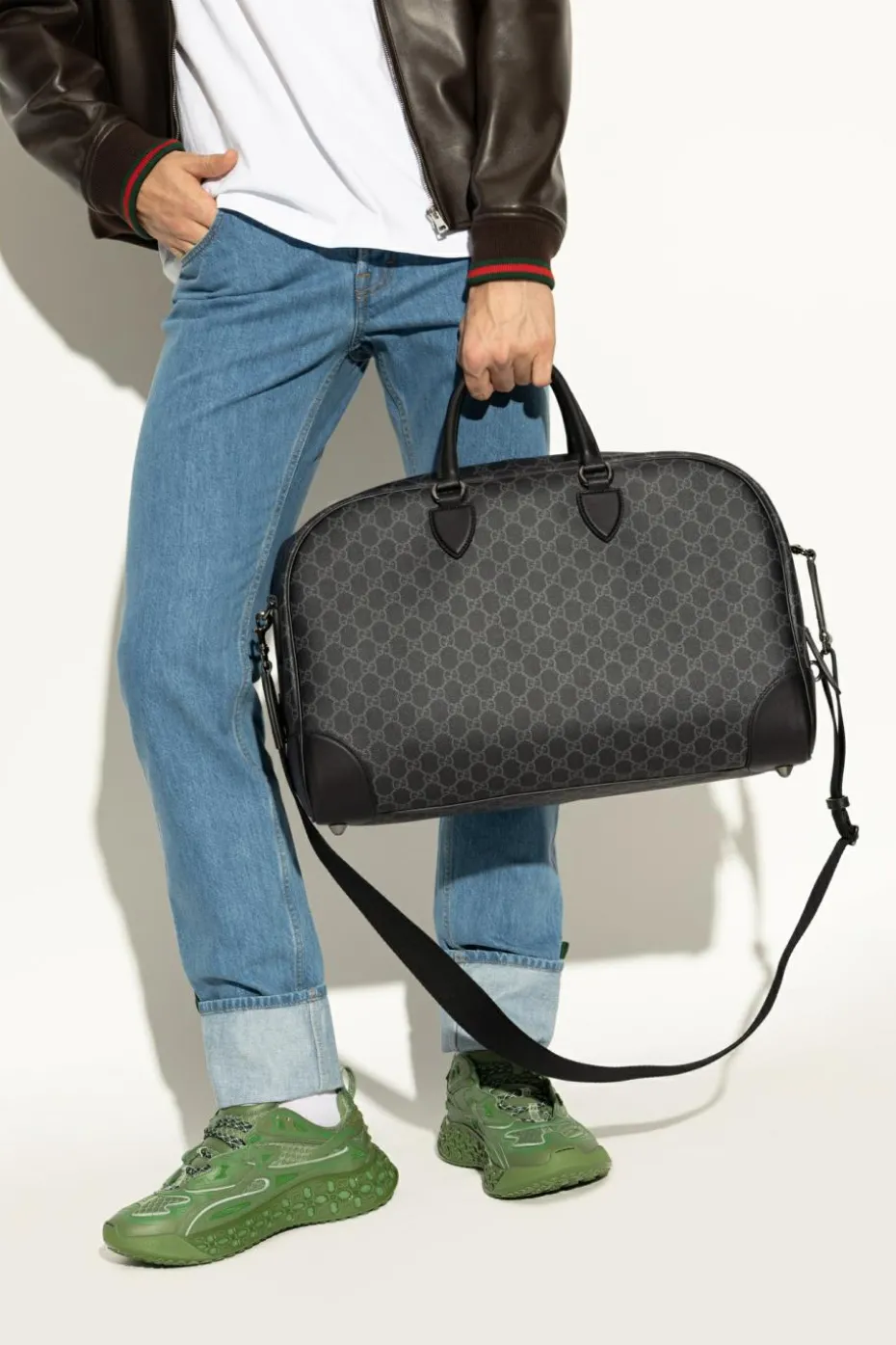 Gucci CZARNY Torba podręczna `Emblem Medium`