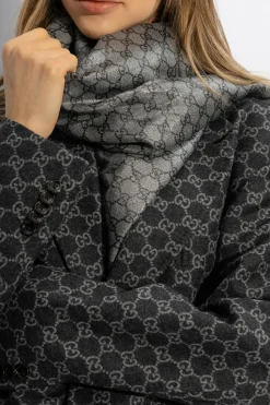 Gucci SZARY Połyskująca chusta z monogramem