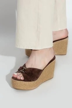 Jimmy Choo BRĄZOWY Klapki na koturnie `Leda`
