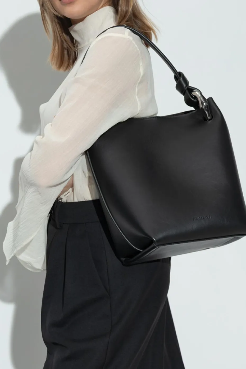 JW Anderson CZARNY Torba na ramię `Corner` typu `bucket`