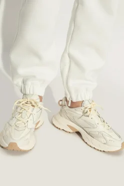 Lacoste kremowy Buty sportowe `L003 Neo Shot`