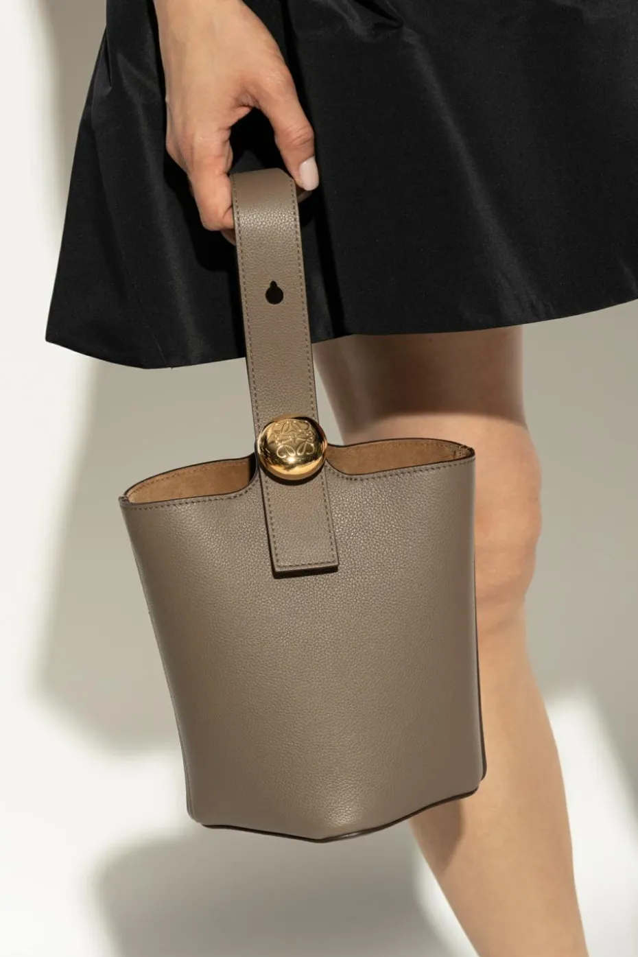 Loewe SZARY Torba do ręki `Pebble Mini`