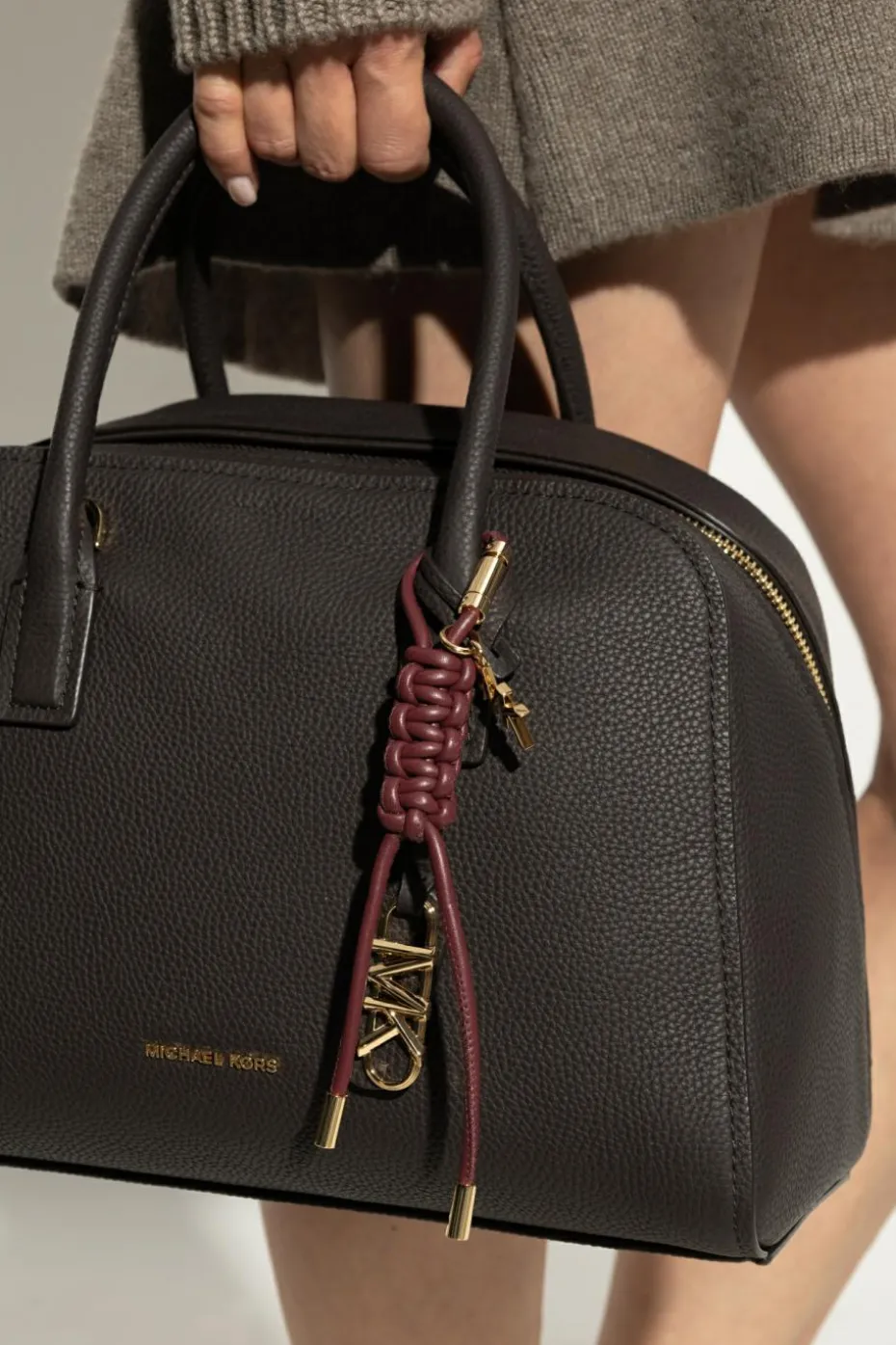 Michael Michael Kors BORDO Brelok z logo