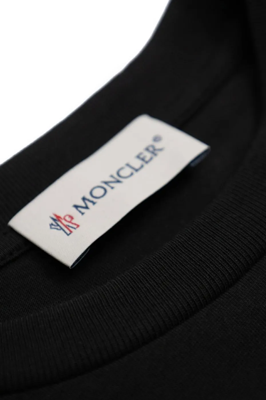 Moncler Enfant CZARNY T-shirt z logo