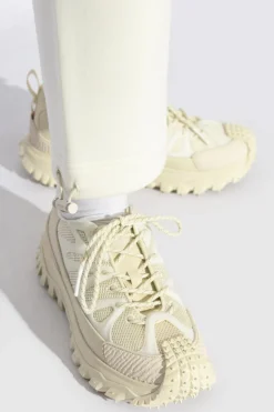 Moncler kremowy Buty sportowe `Trailgrip Amoeba`