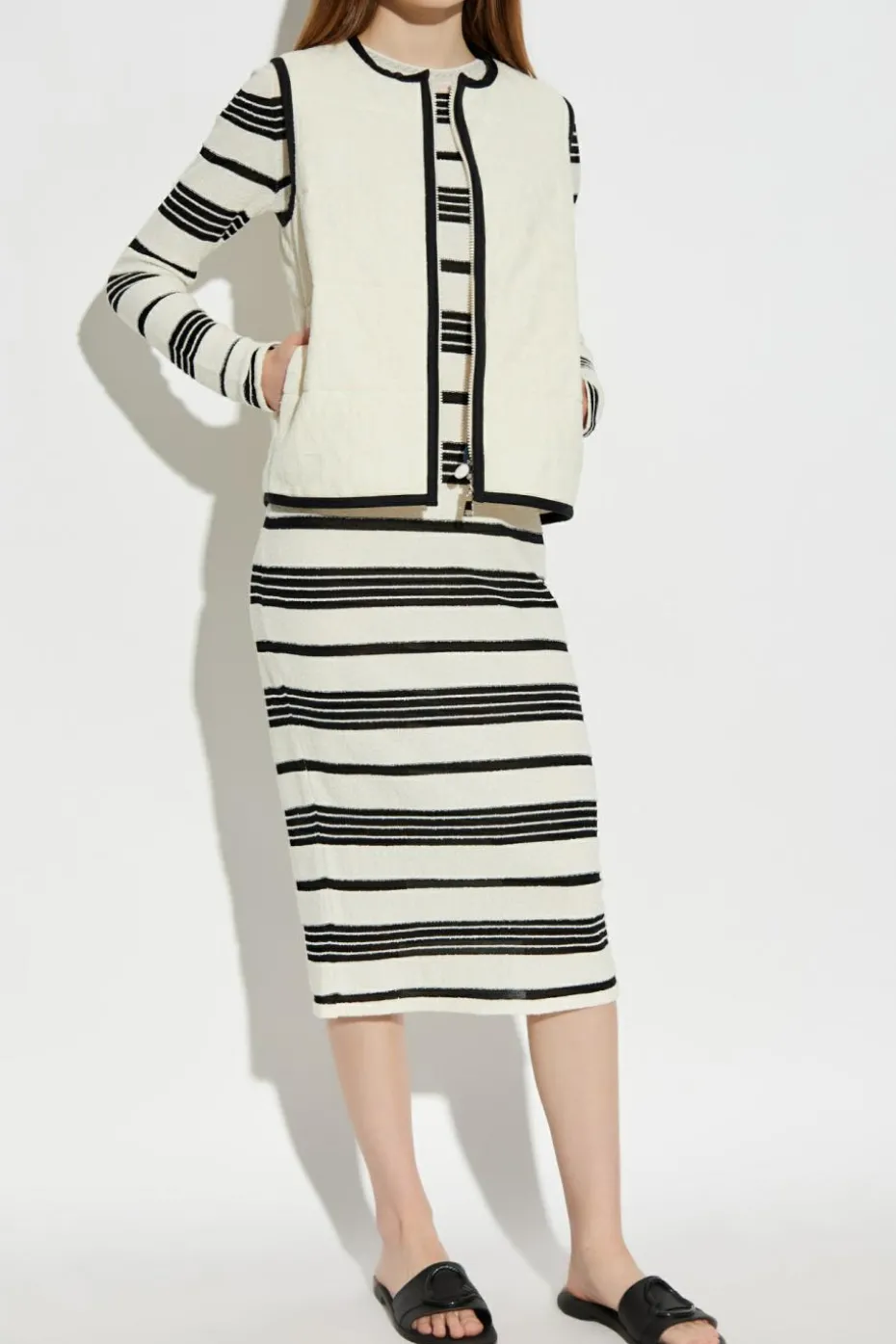 Moncler kremowy Sukienka ze wzorem w pas