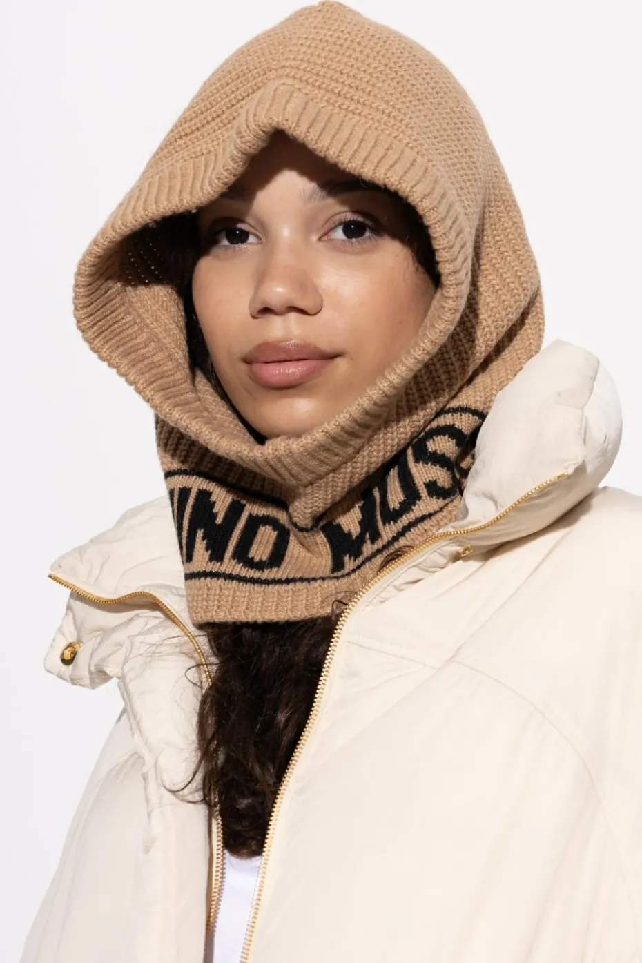 Moschino beżowy Kaptur z logo