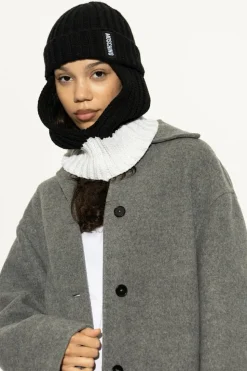 Moschino CZARNY Kominiarka z naszywką z logo